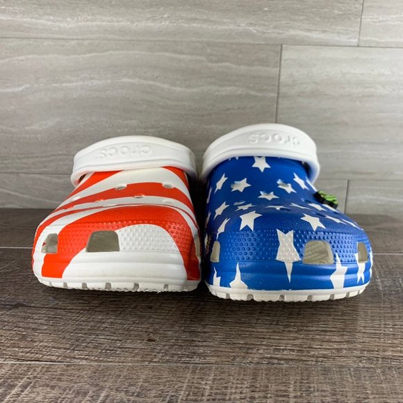 Men's CROCS Classic American Flag Sandal Shoe - Picture 2 of 11